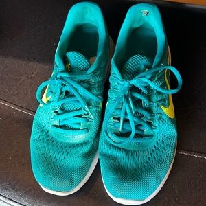 Nike 8.5 green sneakers lunarglide